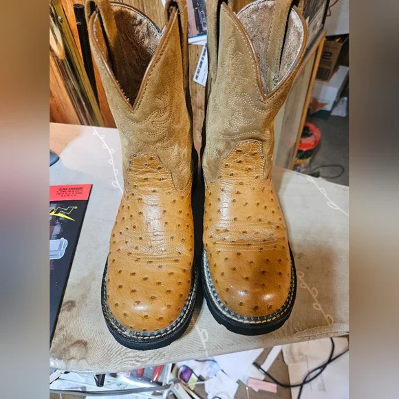 Ladies Faux Ostrich Print Ariat Fatbaby Boots - Picture 1 of 10